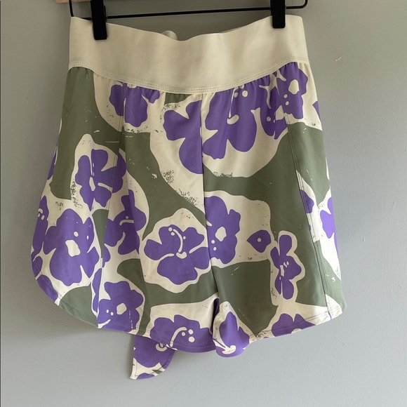 Nike Purple and Green Apparel - Picture 9 of 9